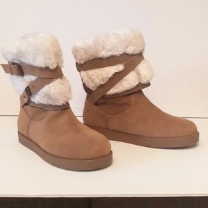 G by Guess Alta-X